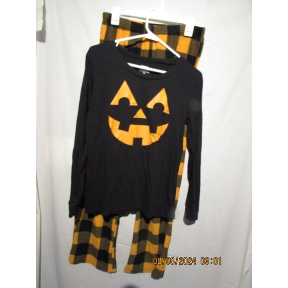 HALLOWEEN PUMPKIN PAJAMA SET UNDER DISGUISE SIZE SMALL PLAID FLEECE PANTS SPOOKY - Picture 2 of 10